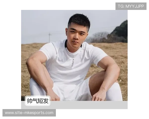 中国足球球星头型大揭秘:从发型到造型展现个人风格与独特魅力 中国足球球星头型大揭秘:从发型到造型展现个人风格与独特魅力