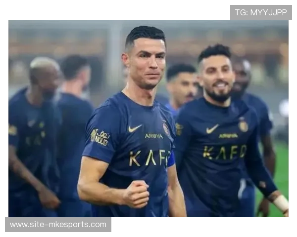 足坛巨星震撼离队引发球迷热议俱乐部未来走向成为关注焦点